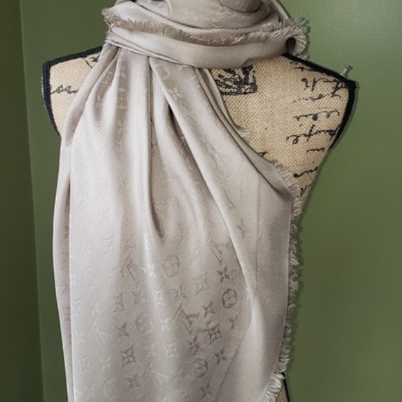 LV 100% Silk Shawl/Scarf - Picture 3 of 9